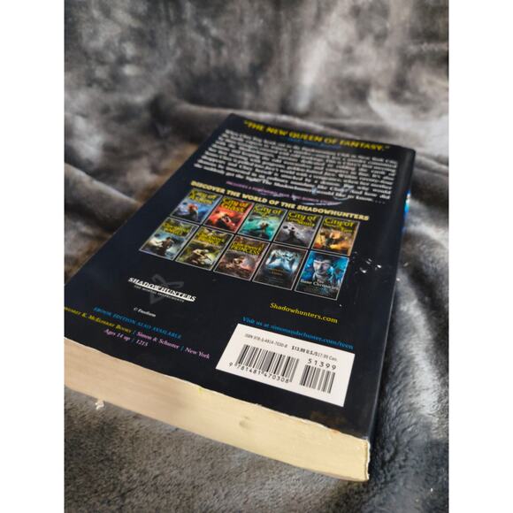 City of Bones Cassandra Clare Shadowhunters Mortal Instruments - Picture 2 of 3
